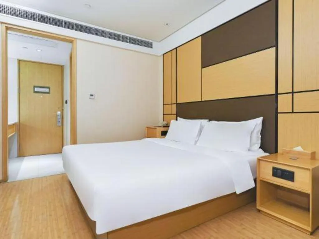 Ji Hotel Shanghai Hongqiao Yan'An XI Road 3*,  China